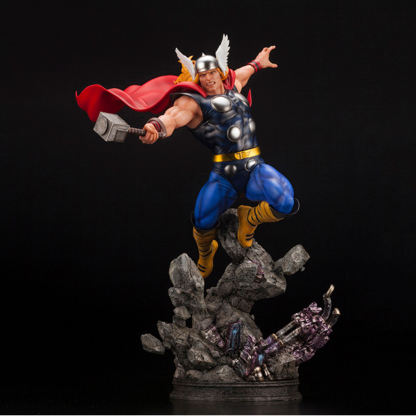 Avengers Fine Art Statue - Thor (Scale 1/6)