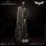 The Dark Knight Rises Master Craft Statue: The Dark Knight Memorial Batman