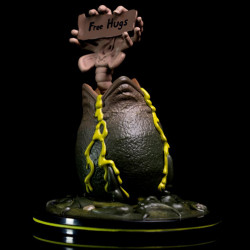 Q-Fig Diorama: Alien "Free Hugs"