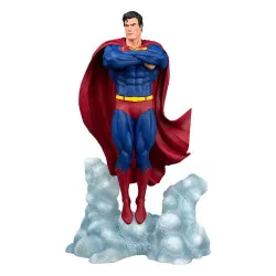 DC Gallery Dioramas: PVC Statue "Superman Ascendant"