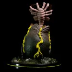 Q-Fig Diorama: Alien "Free Hugs"