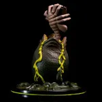 Q-Fig Diorama: Alien "Free Hugs"